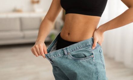 How Protein Peptides Support Weight Loss for Women