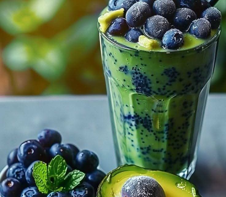 Blueberry & Avocado Smoothie Recipe